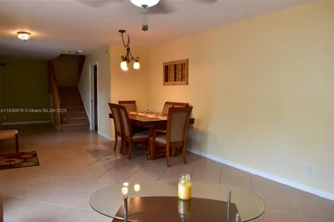 10998 Mainsail Dr, Cooper City FL 33026