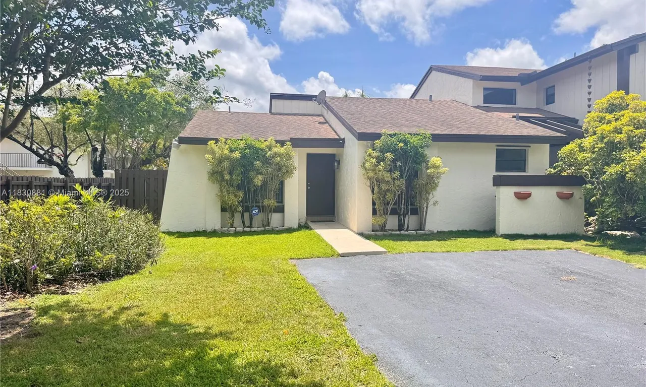 6726 SW 129th Pl, Miami FL 33183