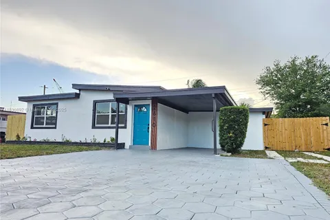2610 SW 54th Ave, West Park FL 33023