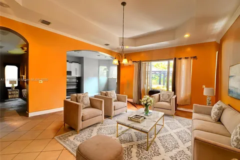 7830 NW 161st Ter, Miami Lakes FL 33016