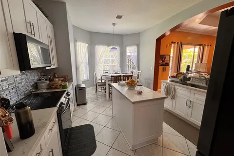 7830 NW 161st Ter, Miami Lakes FL 33016