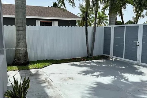 11631 SW 179th Ter, Miami FL 33157