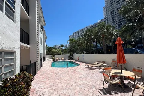 4143 N Ocean Blvd # 303, Fort Lauderdale FL 33308