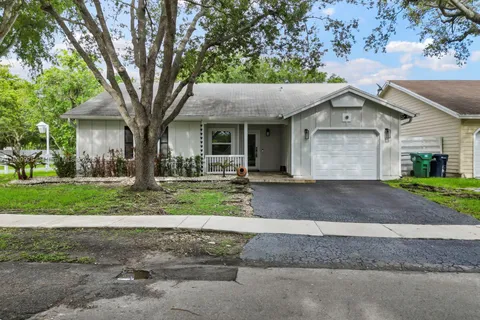 14913 SW 143rd Ct, Miami FL 33186