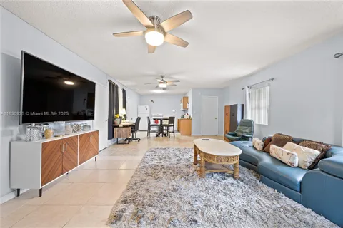 600 NW 99th St, Miami FL 33150