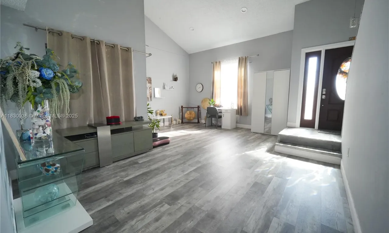 506 Danville Ter, Davie FL 33325
