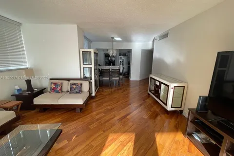 6422 Collins Ave # 501, Miami Beach FL 33141