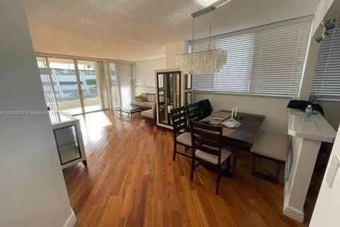 6422 Collins Ave # 501, Miami Beach FL 33141