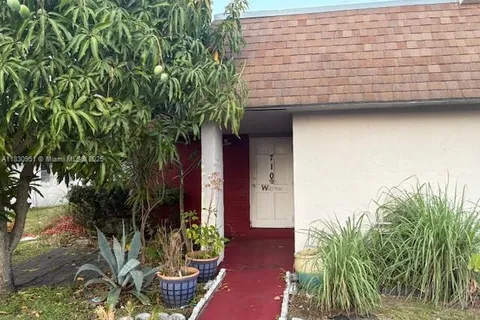 710 SW 73rd Ave # 34, North Lauderdale FL 33068