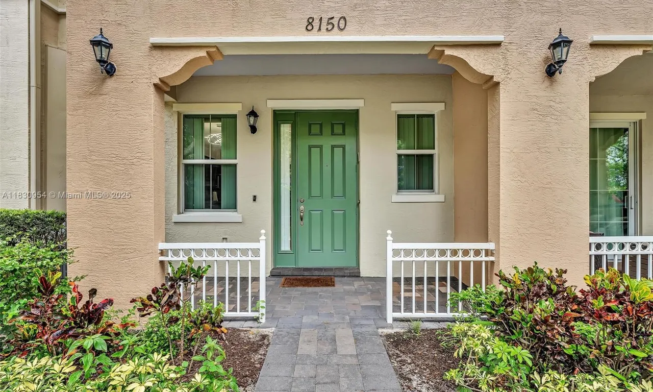 8150 Cascada Isles Dr, Cooper City FL 33024