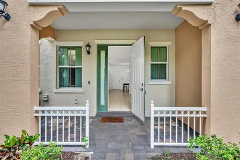 8150 Cascada Isles Dr, Cooper City FL 33024