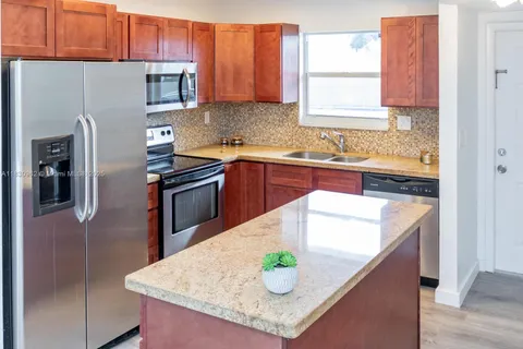3321 N Raleigh St # 3I, Hollywood FL 33021