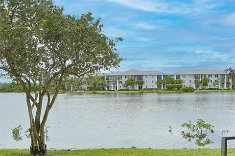 10607 SW 6th St # 1006, Pembroke Pines FL 33025