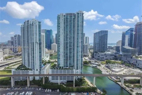 92 SW 3rd St # 2210, Miami FL 33130