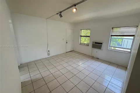 518 Santander Ave # 3, Coral Gables FL 33134