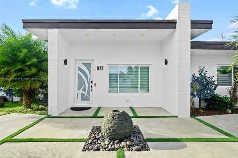 971 NE 113th St, Biscayne Park FL 33161