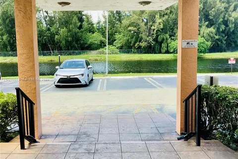 16465 NE 22nd Ave # 604, North Miami Beach FL 33160