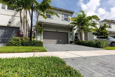 4923 NW 48th Ter, Tamarac FL 33319