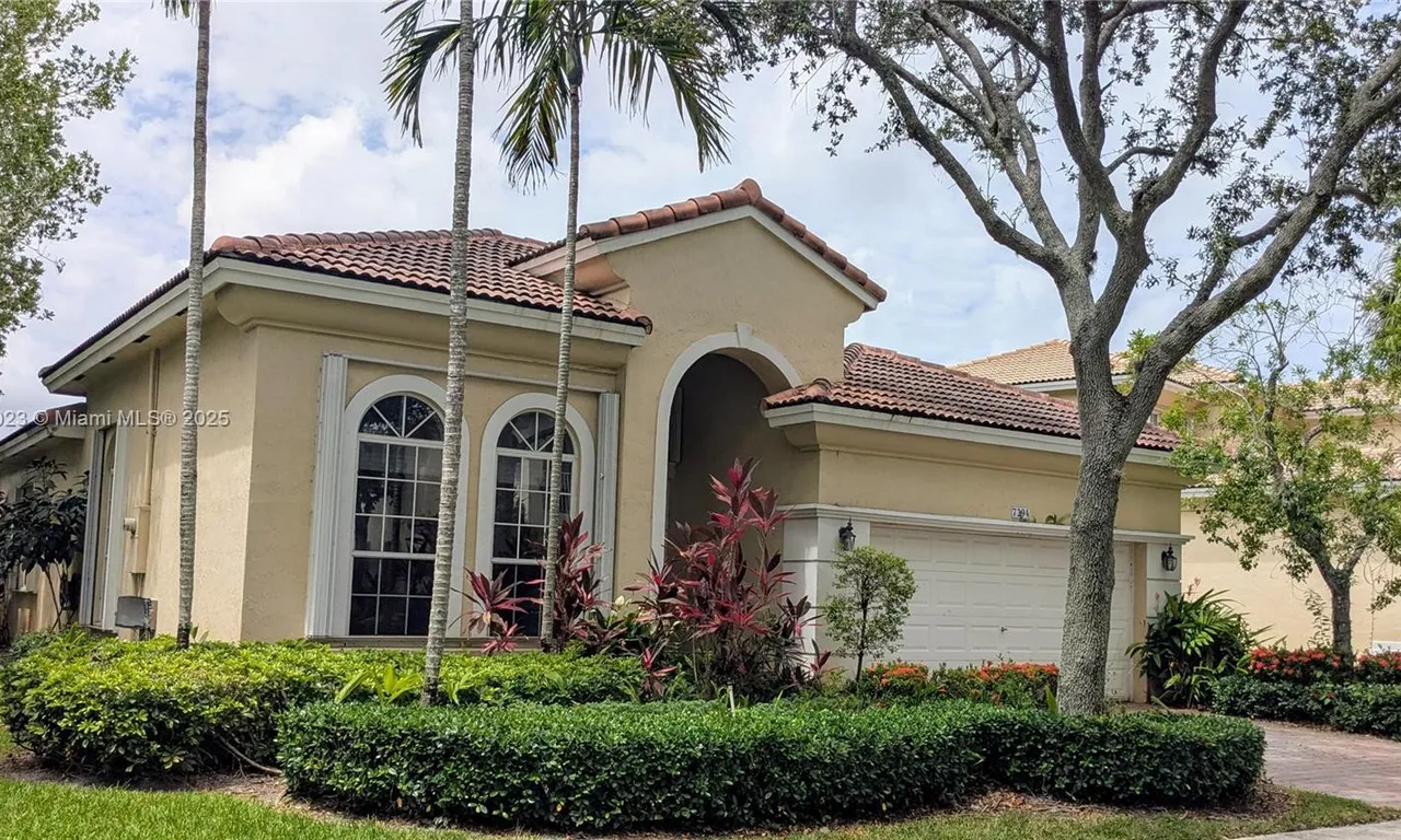 7294 NW 19th Ct, Pembroke Pines FL 33024