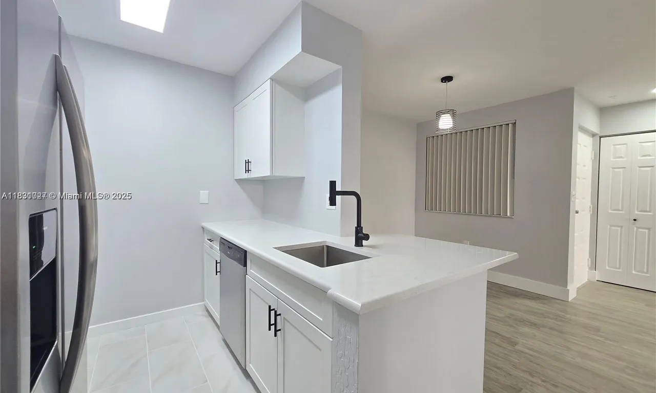 2831 N Oakland Forest Dr # 108, Oakland Park FL 33309