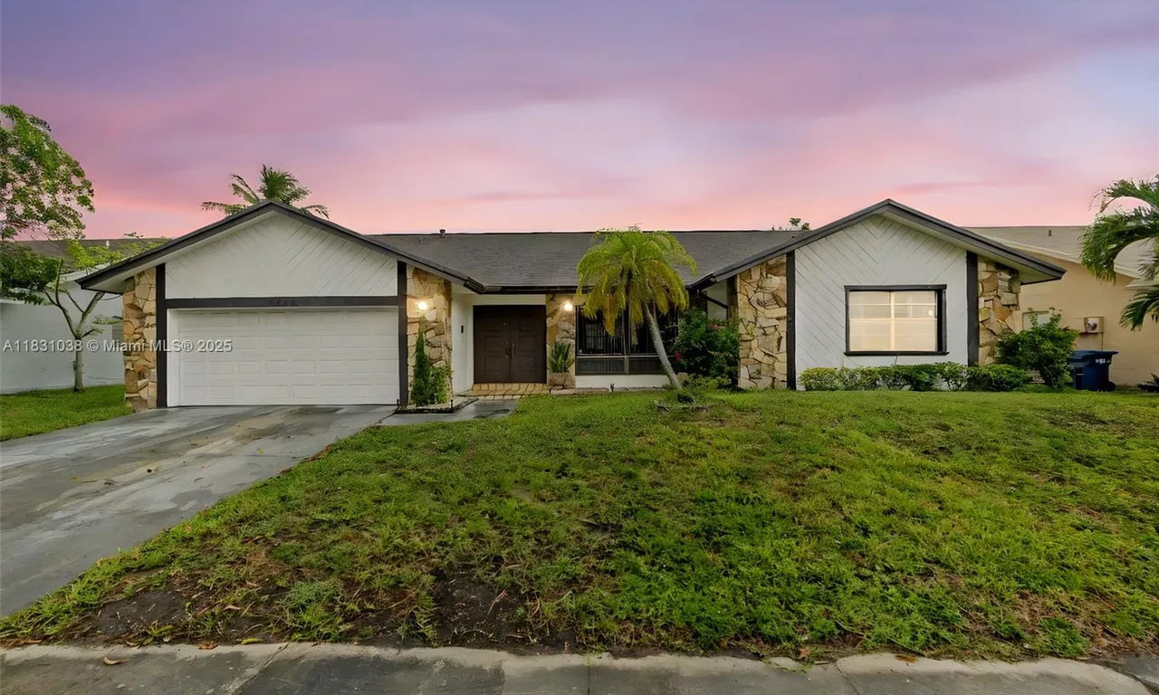 6740 NW 45th St, Lauderhill FL 33319