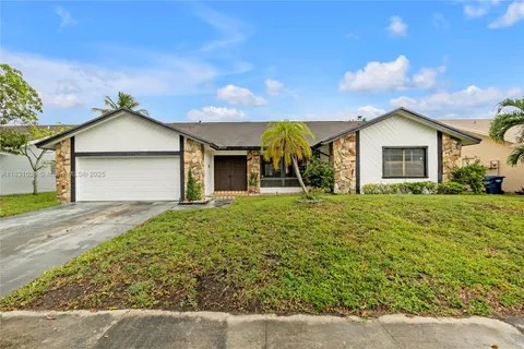 6740 NW 45th St, Lauderhill FL 33319