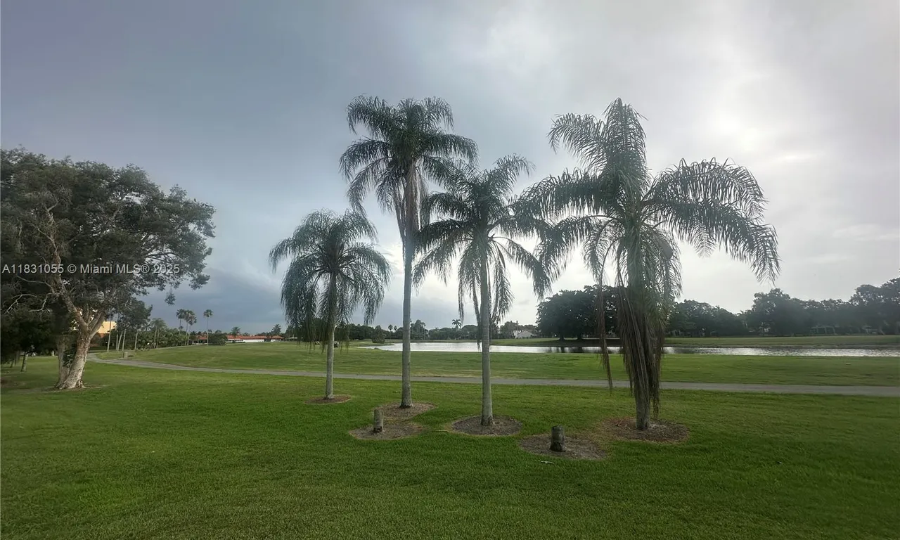 16251 Golf Club Rd # 204, Weston FL 33326