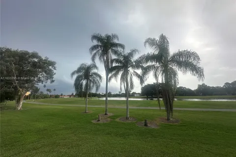 16251 Golf Club Rd # 204, Weston FL 33326