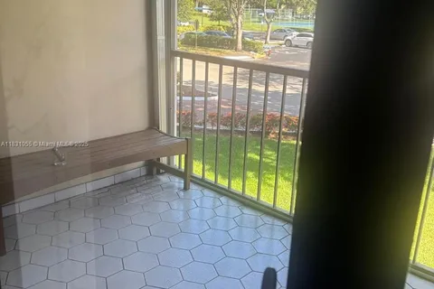 16251 Golf Club Rd # 204, Weston FL 33326