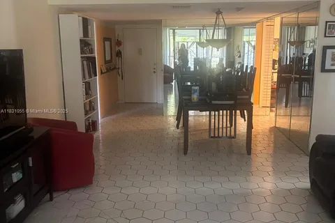 16251 Golf Club Rd # 204, Weston FL 33326