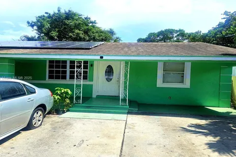620 W Branch St, Lantana FL 33462