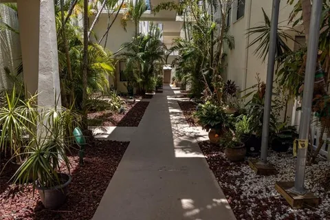 20350 W Country Club Dr # 4, Aventura FL 33180