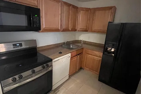 10773 Cleary Blvd # 103, Plantation FL 33324