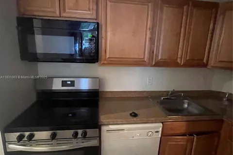 10773 Cleary Blvd # 103, Plantation FL 33324
