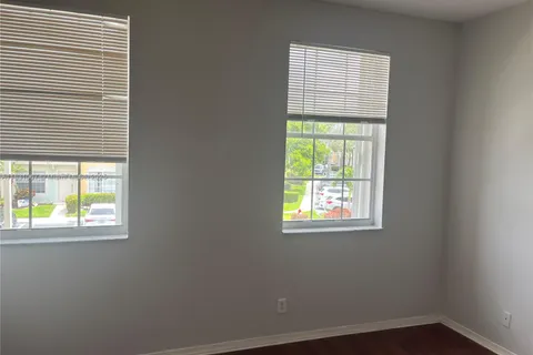 53 Whitehead Cir # 53, Weston FL 33326