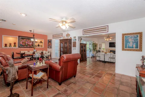 8445 SW 80th Pl, Miami FL 33143
