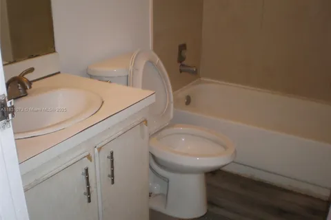 5855 Washington St # 92, Hollywood FL 33023