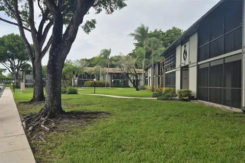 9459 W Mcnab Rd # 215, Tamarac FL 33321
