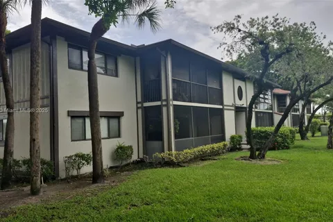 9459 W Mcnab Rd # 215, Tamarac FL 33321