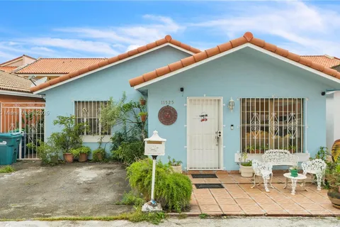 11525 SW 6th St, Sweetwater FL 33174