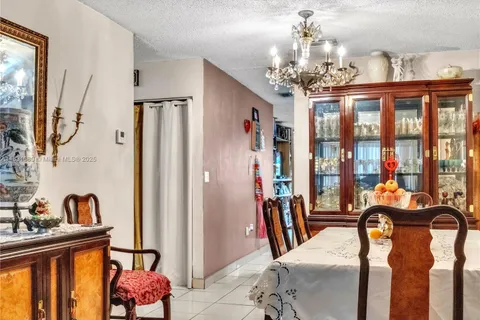 11525 SW 6th St, Sweetwater FL 33174