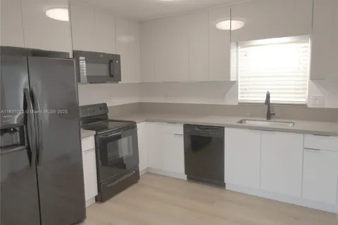 18901 SW 97th Ave, Cutler Bay FL 33157