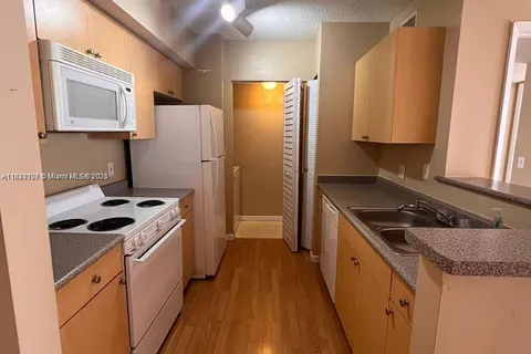 1919 Van Buren St # 510A, Hollywood FL 33020