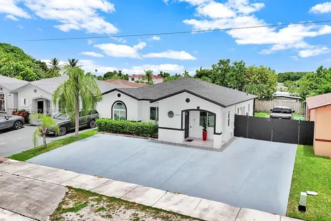 12472 SW 196th Ter, Miami FL 33177