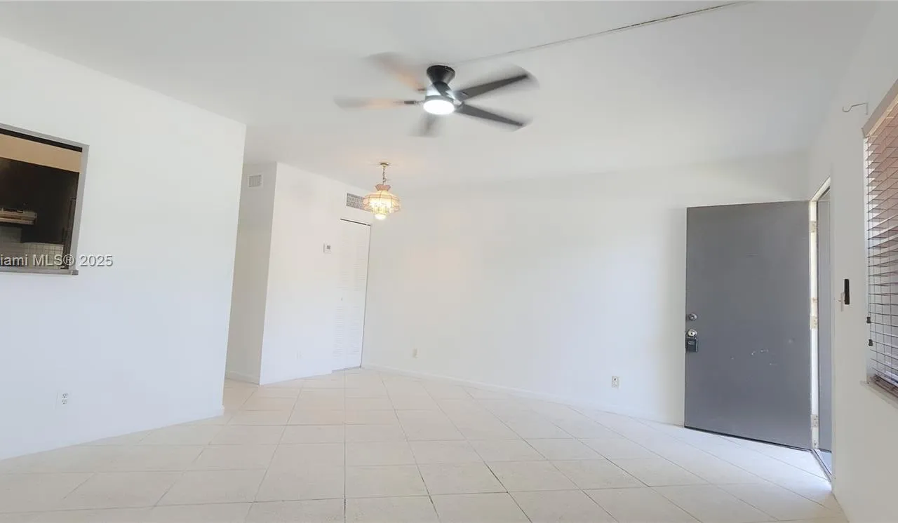 304 NW 30th Ct # 102, Pompano Beach FL 33064