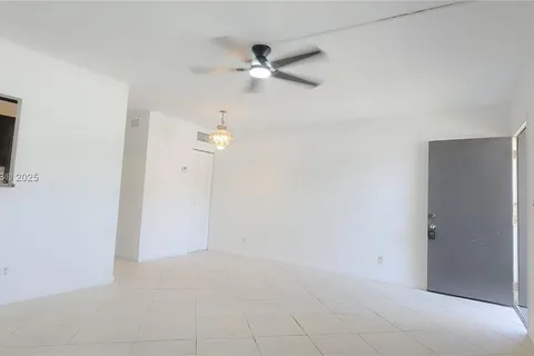 304 NW 30th Ct # 102, Pompano Beach FL 33064