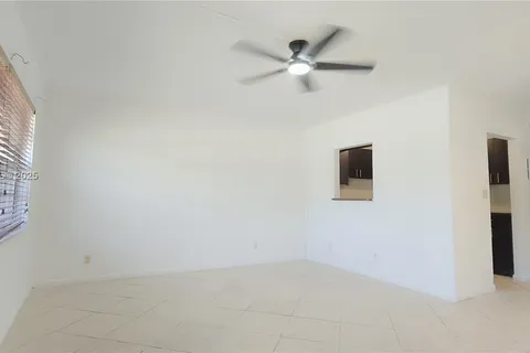 304 NW 30th Ct # 102, Pompano Beach FL 33064