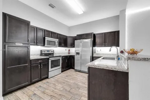 2345 SE 16th Pl, Homestead FL 33035