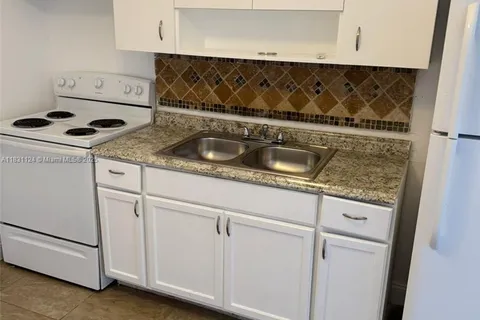 630 NW 15th Ter, Fort Lauderdale FL 33311
