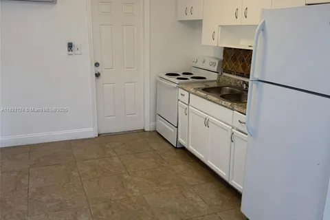 630 NW 15th Ter, Fort Lauderdale FL 33311
